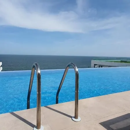 Infinity Elite Retreat Mamaia Nord * Нэводари