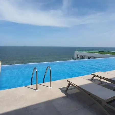 Infinity Elite Retreat Mamaia Nord *